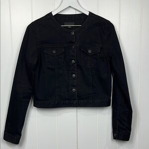 attention Womens Denim Jacket S/C Black Collarless Pockets Button Cuff Crop EUC